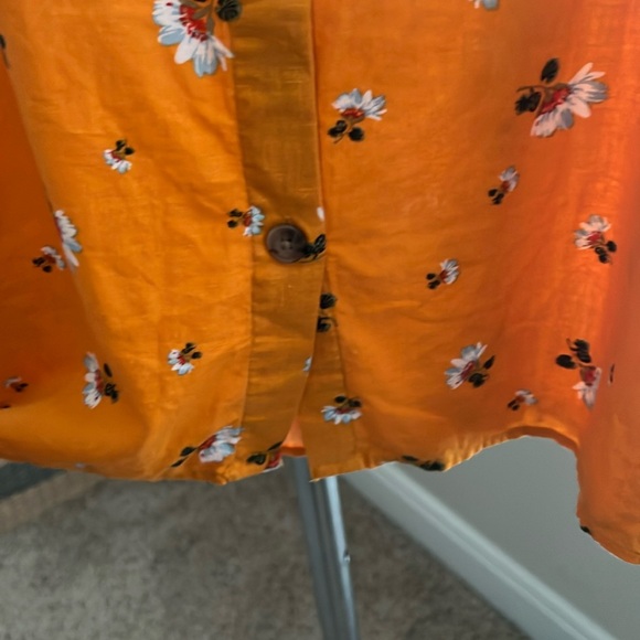 Loft Lily Button Back Flutter Top - Picture 10 of 15